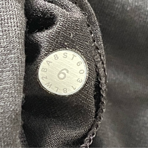 SOLD. Lululemon Energy Bra Inked Energy Bra Ice Grey Black 6 - Picture 9 of 9